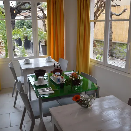 Le Castellamar 3* Sainte-Maxime