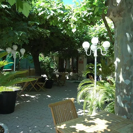 Le Castellamar