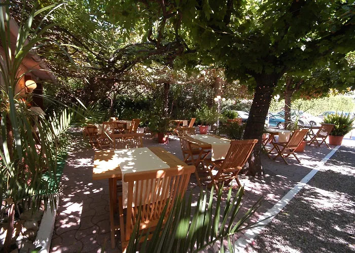 Le Castellamar